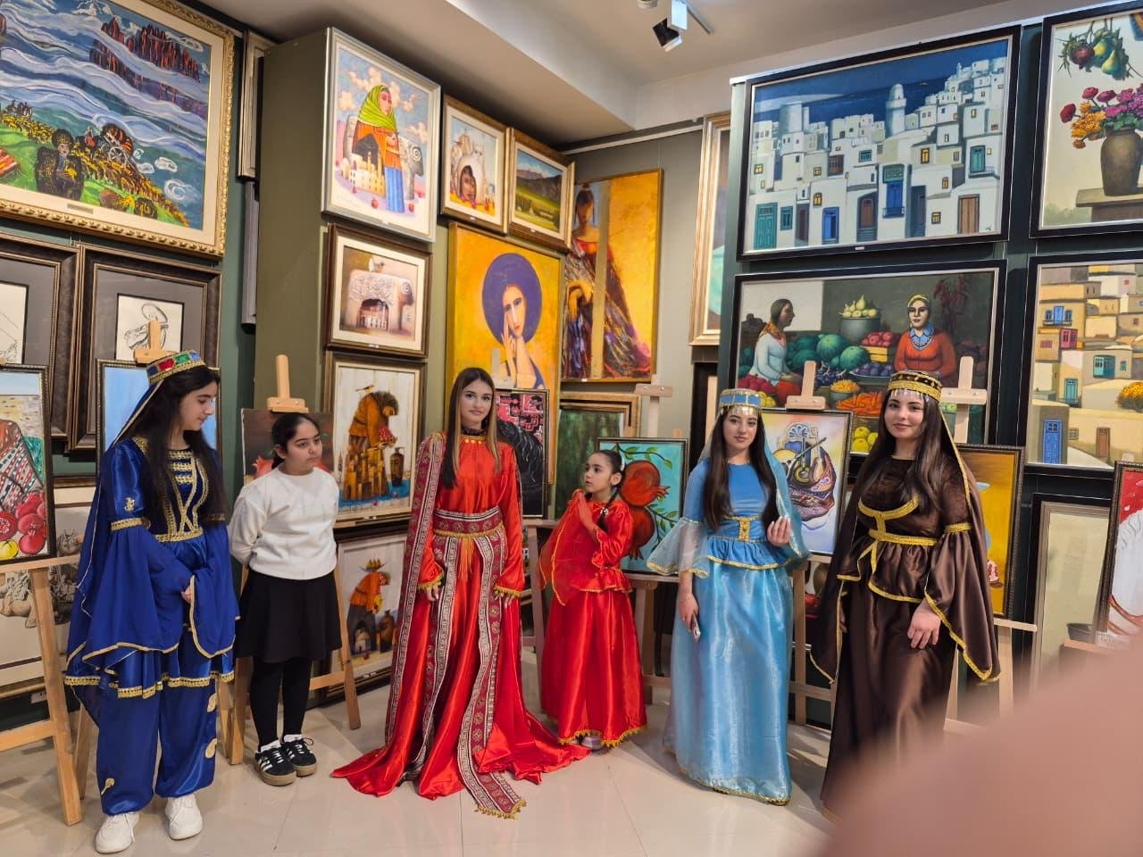 Xətai Sənət Mərkəzində “Milli-mənəvi dəyərlərimiz” adlı incəsənət sərgisi keçirilib
